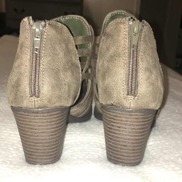 BRAND NEW Green/Gray booties - never worn - Picture 6 of 6